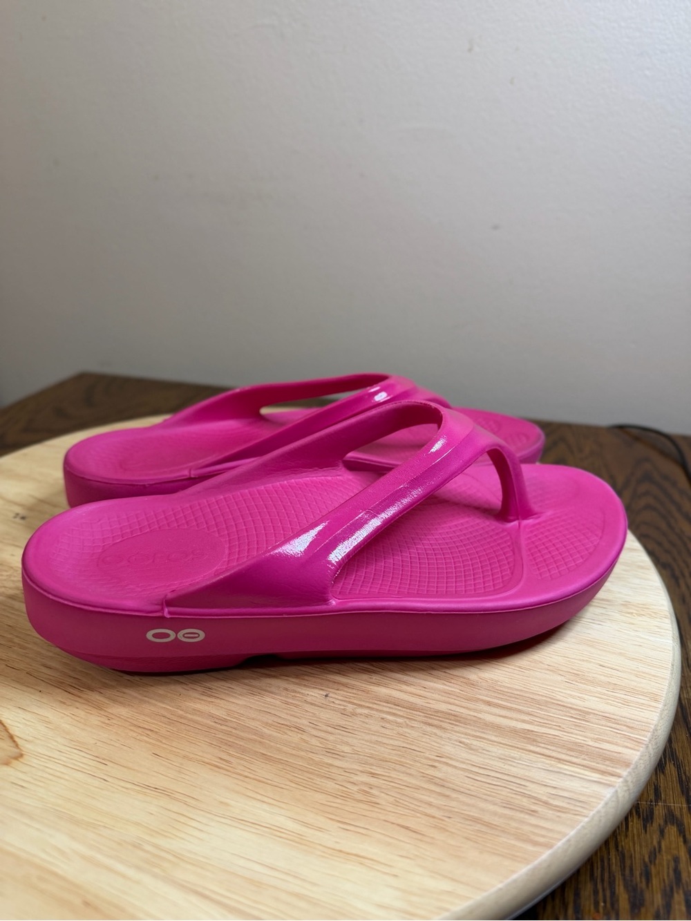OOFOS women’s OOriginal Sandals Flip Flops Athletic Comfort - Picture 2 of 10